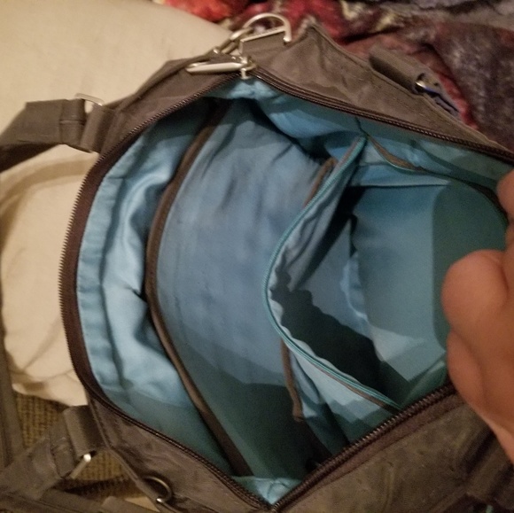 Travelon RFID-protected Travel Laptop Bag - Picture 4 of 7